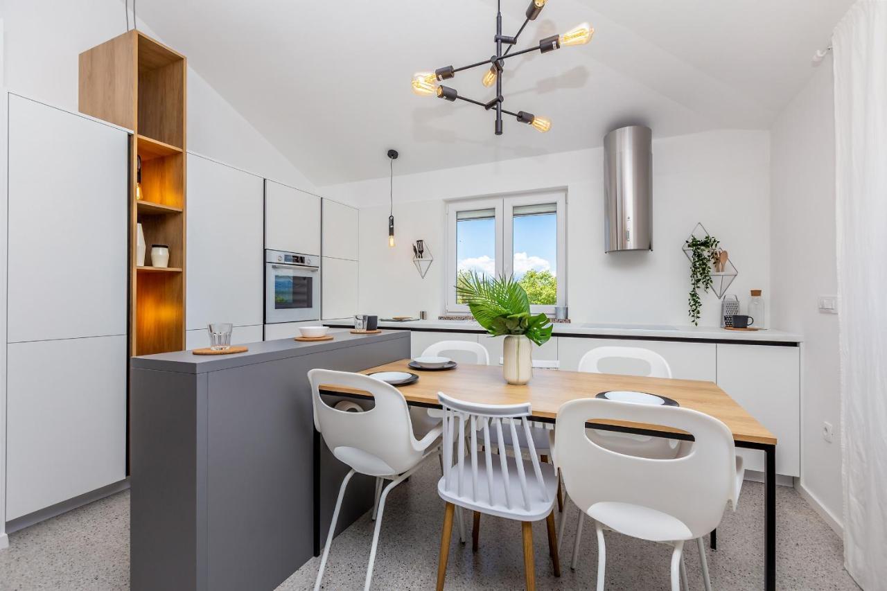 Apartment Laurus Salatić Zewnętrze zdjęcie